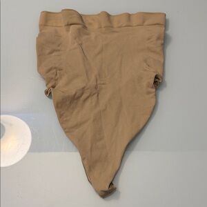 NWOT SKIMS High Waisted Shapewear Thong